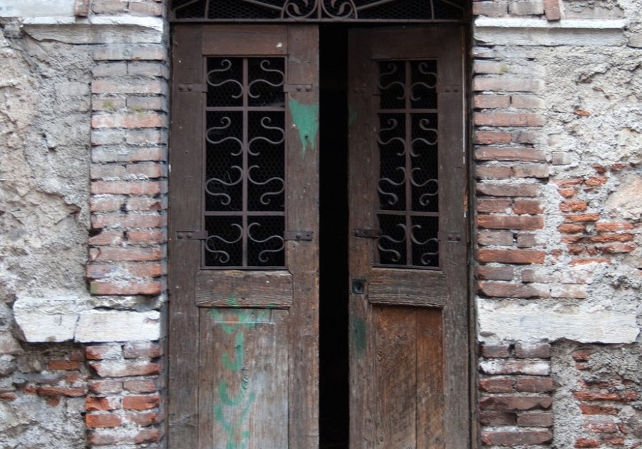 old-doorway-g67946f7f2_1280